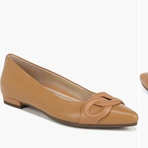 Vionic loafer. New in box